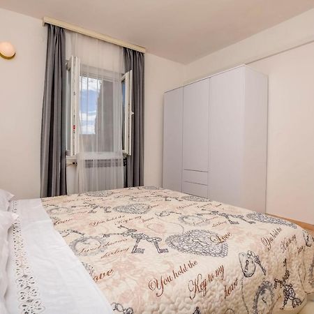 Apartments Dajana Primosten Ngoại thất bức ảnh