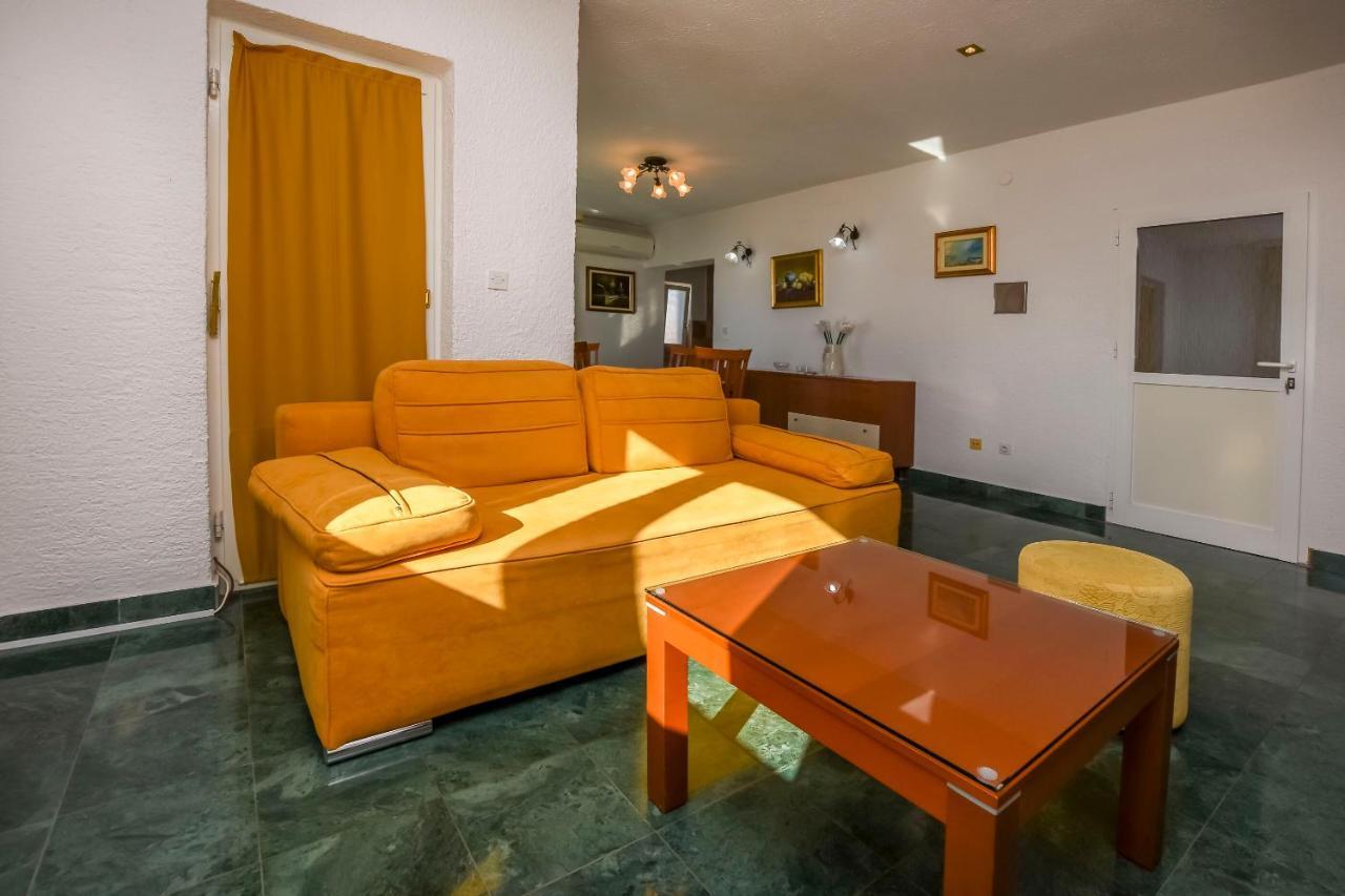 Apartments Dajana Primosten Ngoại thất bức ảnh