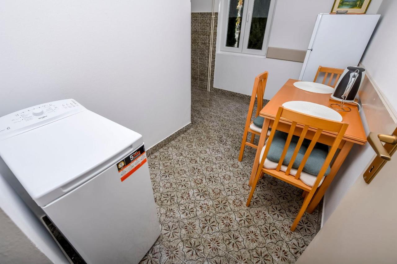 Apartments Dajana Primosten Ngoại thất bức ảnh