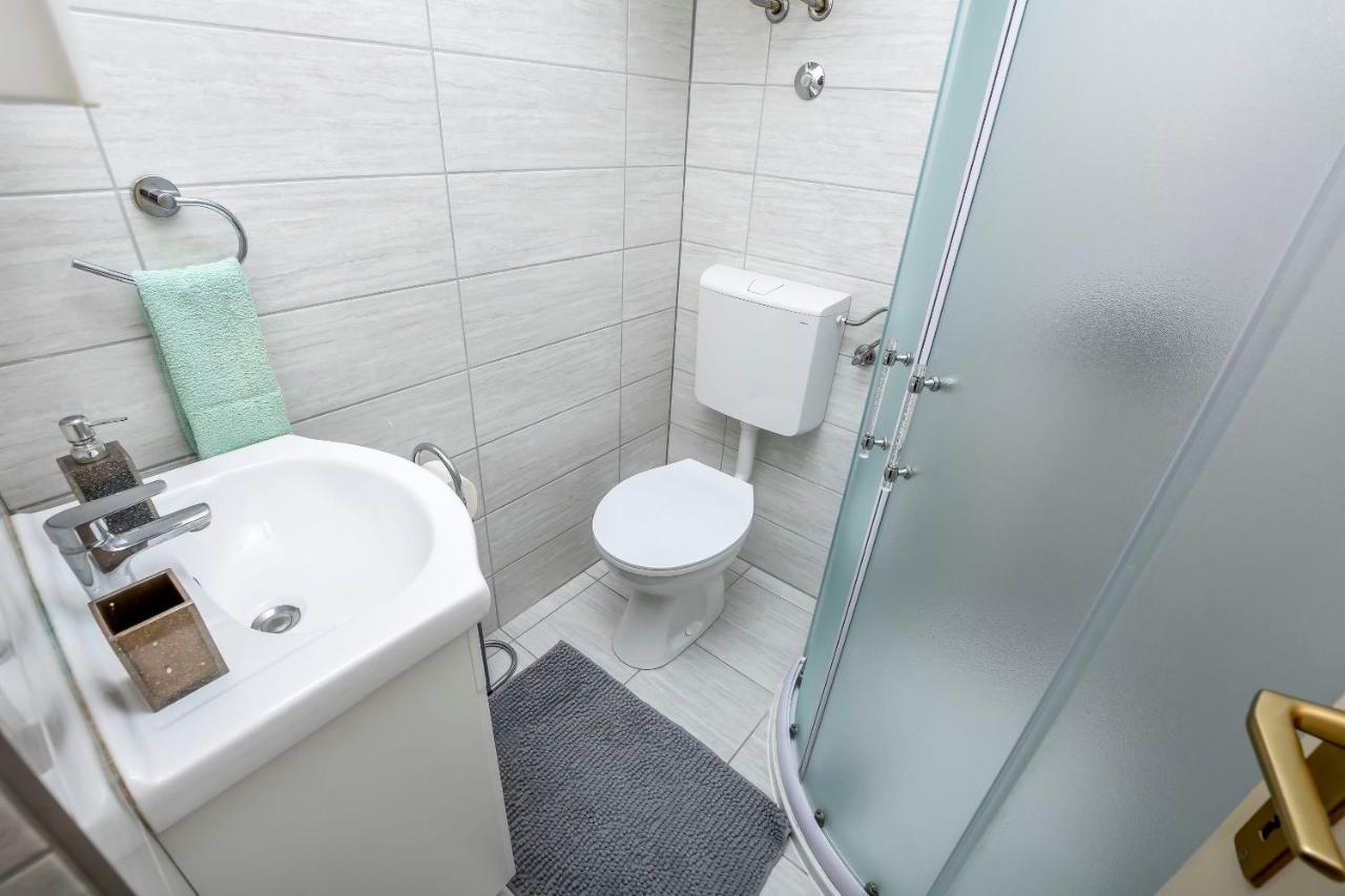 Apartments Dajana Primosten Ngoại thất bức ảnh