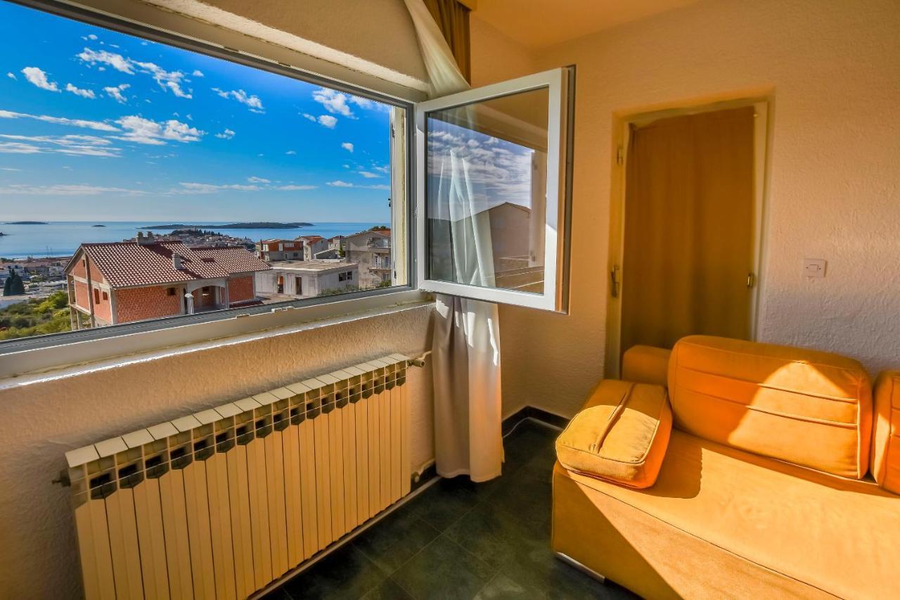 Apartments Dajana Primosten Ngoại thất bức ảnh