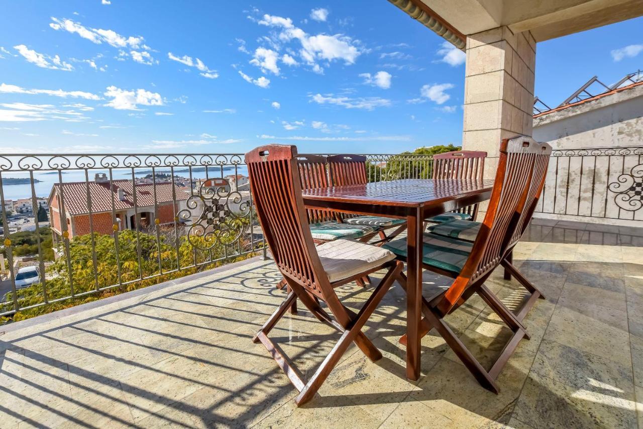 Apartments Dajana Primosten Ngoại thất bức ảnh