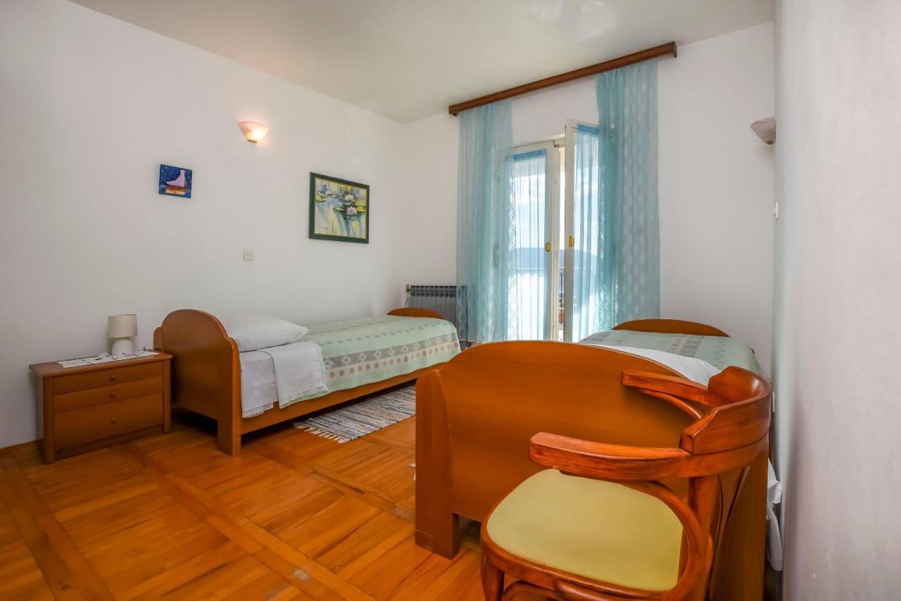 Apartments Dajana Primosten Ngoại thất bức ảnh