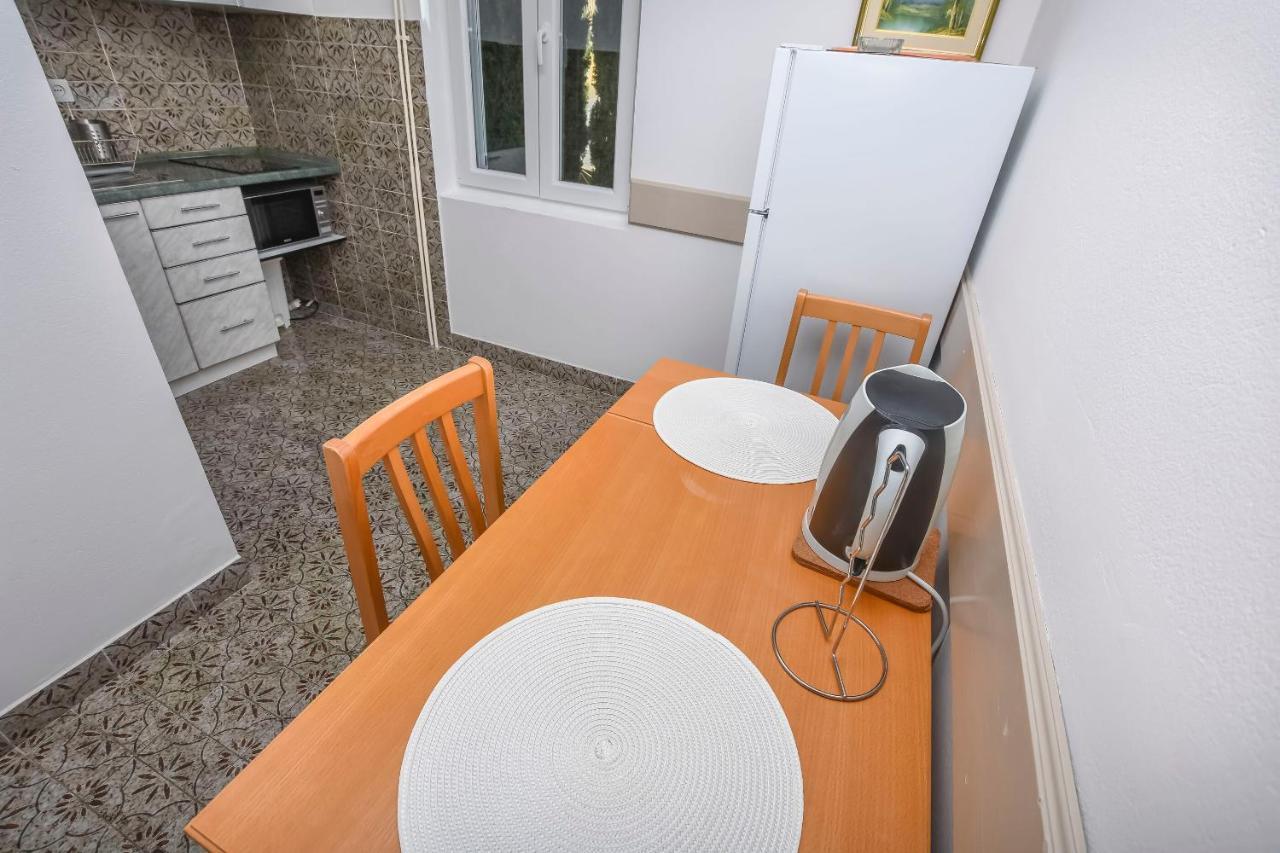 Apartments Dajana Primosten Ngoại thất bức ảnh
