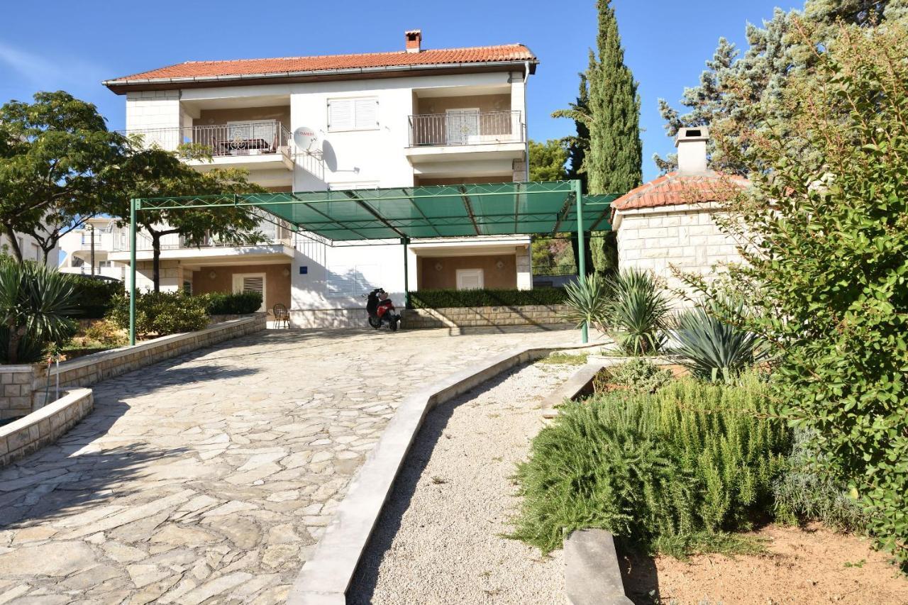 Apartments Dajana Primosten Ngoại thất bức ảnh